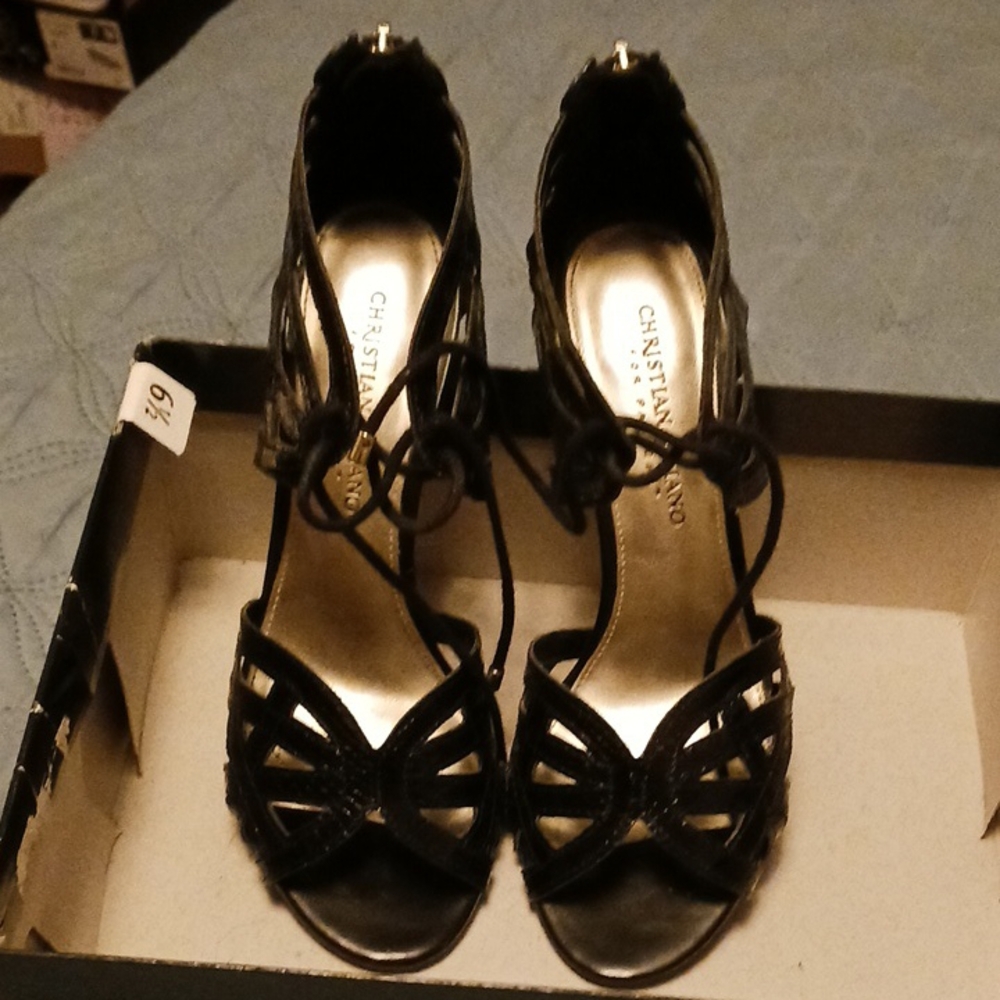 Christian Siriano Black Women's Heels. Heel height 3 1/2". Size 6 1/2.